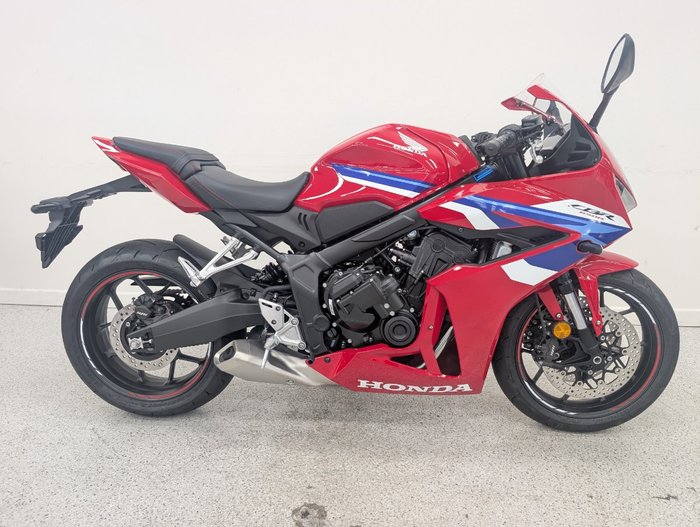 2025 Honda CB650RAC Red