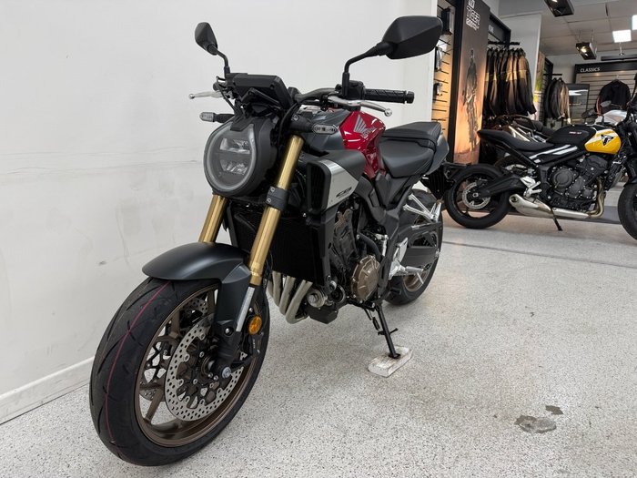 2025 Honda CB650RAC Red