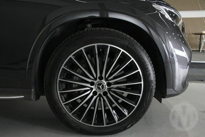 2025 Mercedes-Benz GLC-Class GLC300