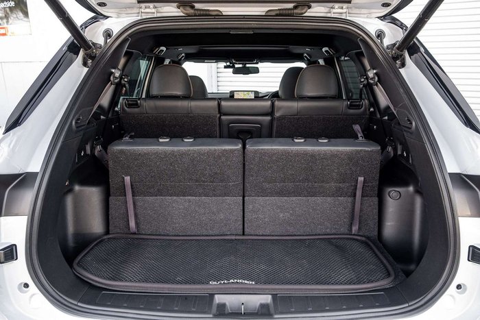 2022 Mitsubishi Outlander Exceed Tourer