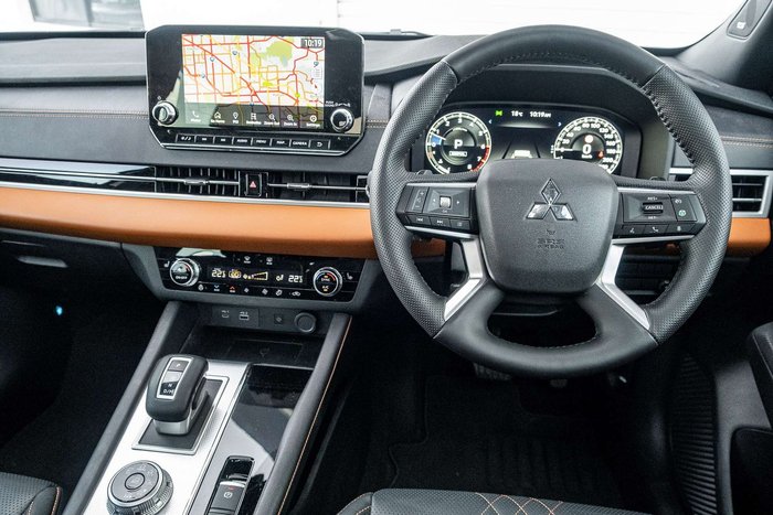 2022 Mitsubishi Outlander Exceed Tourer