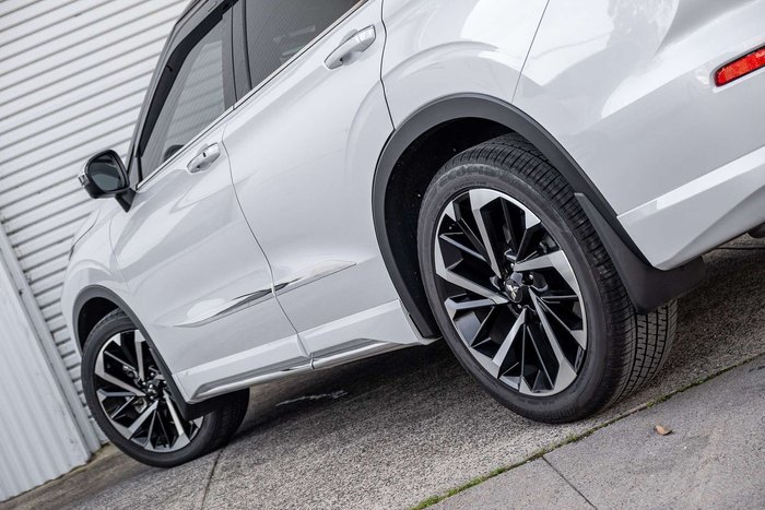 2022 Mitsubishi Outlander Exceed Tourer