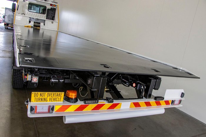 2025 Isuzu F Series FYJ 320-255 AT R67