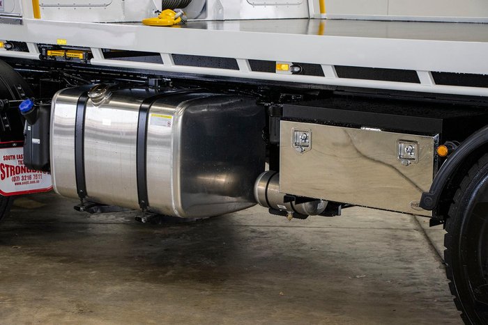 2025 Isuzu F Series FYJ 320-255 AT R67