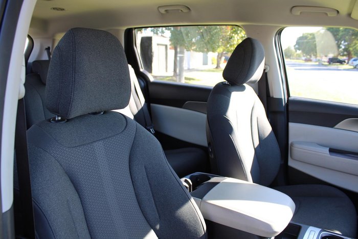 2022 Kia Carnival S
