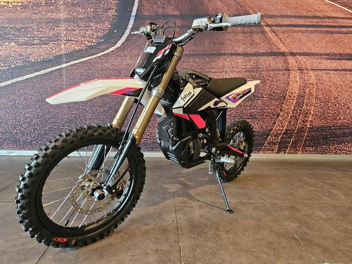 2025 Sur-Ron Hyper Bee 12/10 Hyper Bee Pink