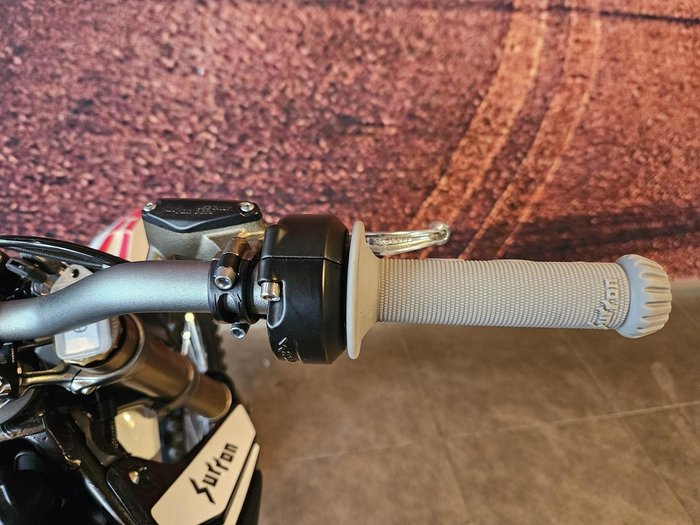 2025 Sur-Ron Hyper Bee 12/10 Hyper Bee Pink