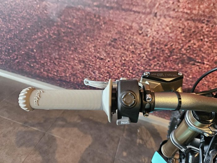 2025 Sur-Ron Hyper Bee 12/10 Hyper Bee Blue