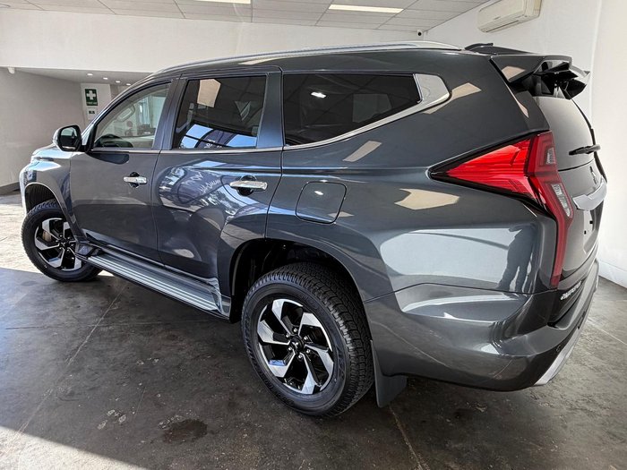 2025 Mitsubishi Pajero Sport GLS