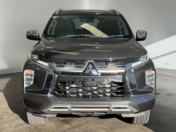 2025 Mitsubishi Pajero Sport GLS