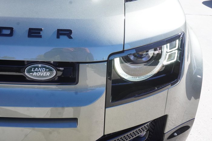 2025 Land Rover Defender 110 D350 X-Dynamic SE