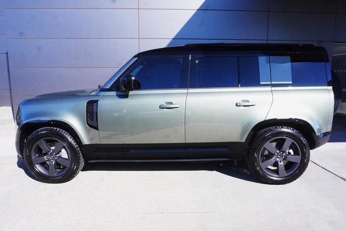 2025 Land Rover Defender 110 D350 X-Dynamic SE