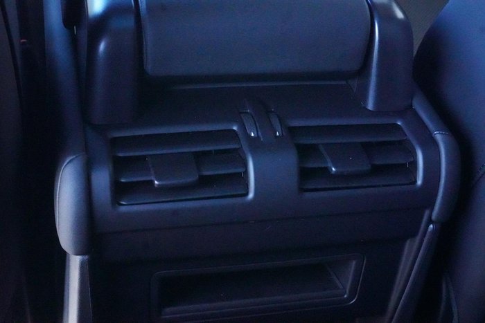 2025 Land Rover Defender 110 D350 X-Dynamic SE