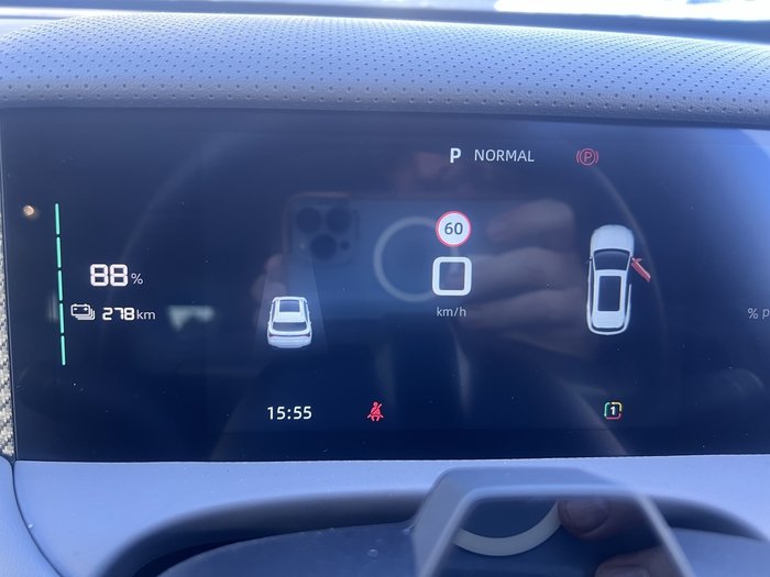 2025 MG MGS5 EV Essence 49
