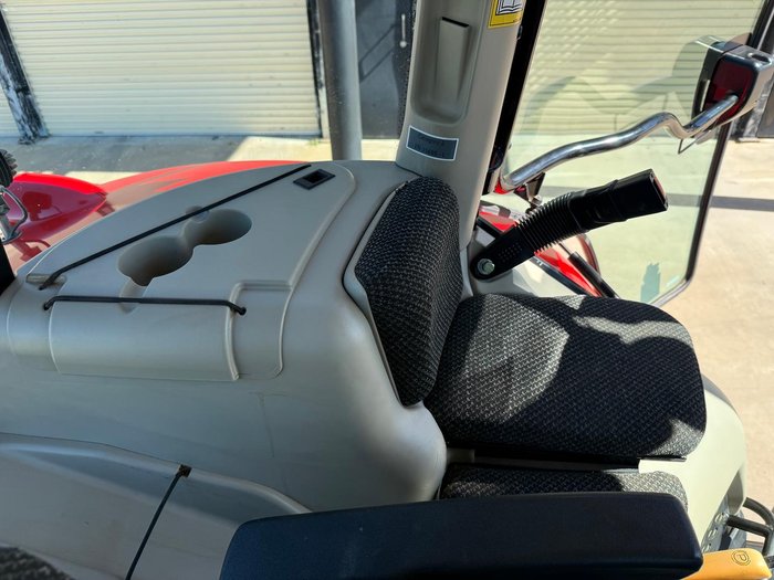 2018 Massey Ferguson 7715 S Dyna-Vt