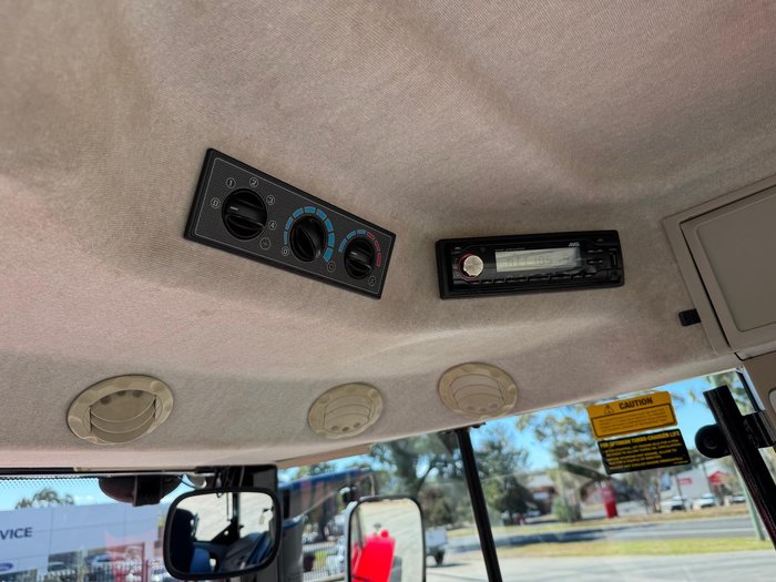 2018 Massey Ferguson 7715 S Dyna-Vt