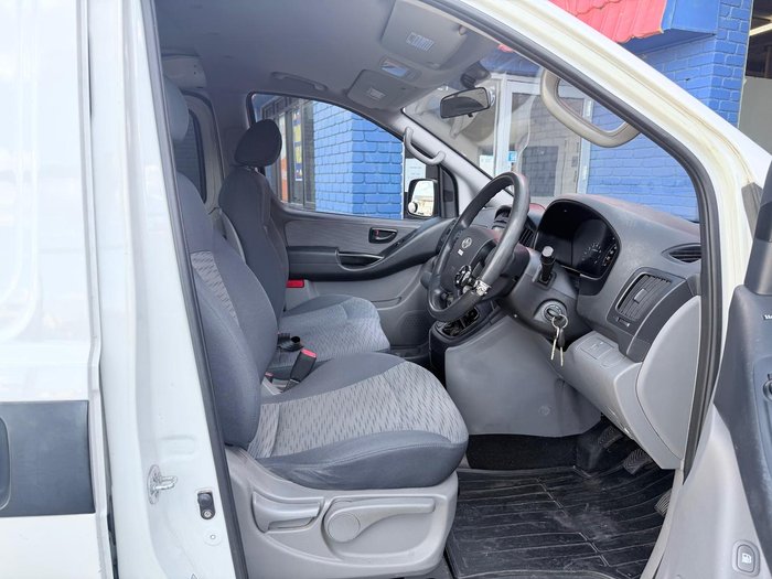 2010 Hyundai iLoad TQ-V Ceramic White