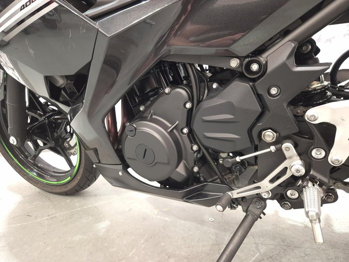 2021 Kawasaki Ninja 400 (EX400G) Ninja Black