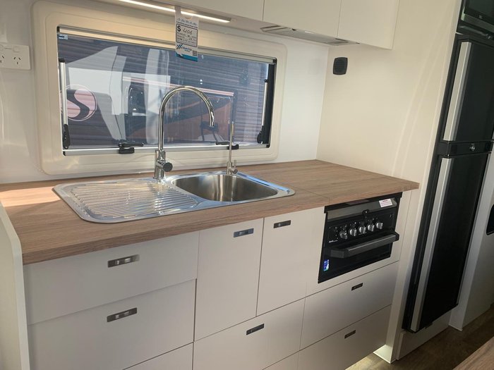 2026 Urban Caravans Tuff Family 21'6 Double Bunks