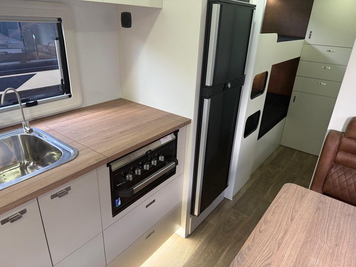 2026 Urban Caravans Tuff Family 21'6 Double Bunks