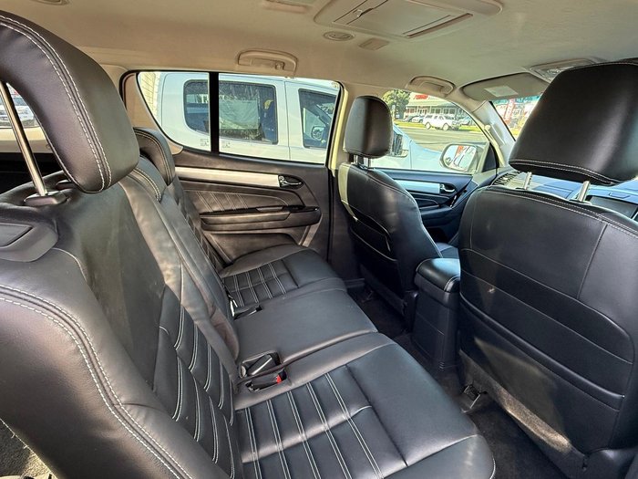 2018 Isuzu MU-X LS-T