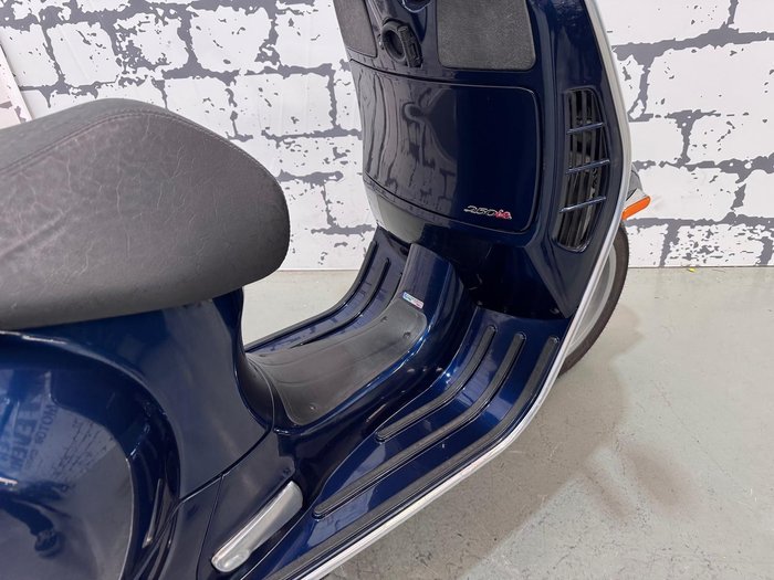 2014 Vespa GTS 250ie GTS Blue