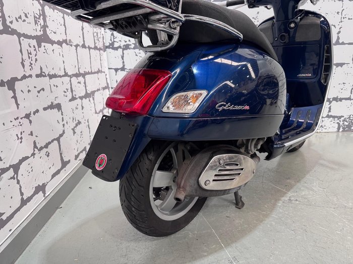 2014 Vespa GTS 250ie GTS Blue