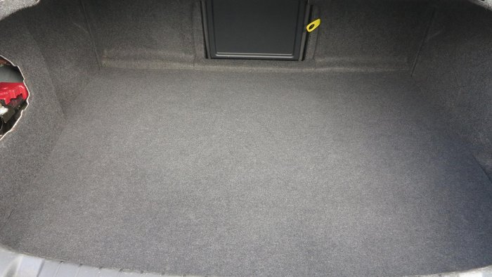 2007 Holden Commodore Omega VE Heron White