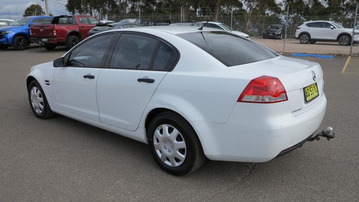 2007 Holden Commodore Omega VE Heron White