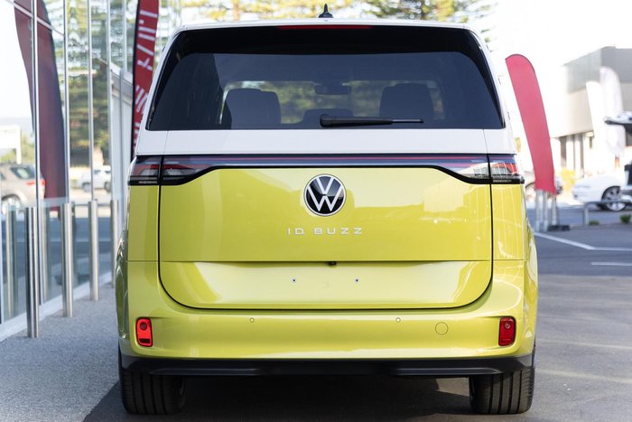 2025 Volkswagen ID. Buzz Pro BEV560