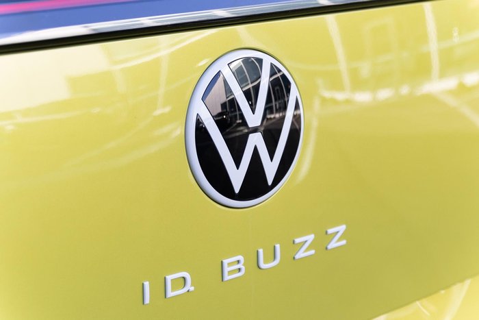 2025 Volkswagen ID. Buzz Pro BEV560