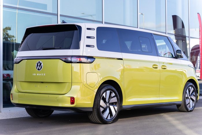 2025 Volkswagen ID. Buzz Pro BEV560