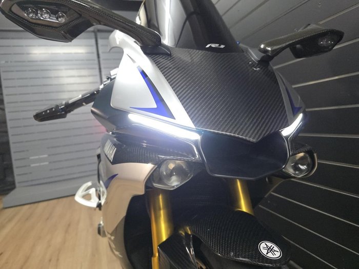 2015 Yamaha YZF-R1 M Silver