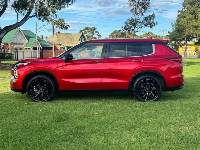 2024 Mitsubishi Outlander Black Edition