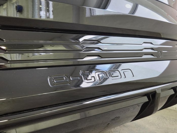 2024 Audi SQ8 e-tron