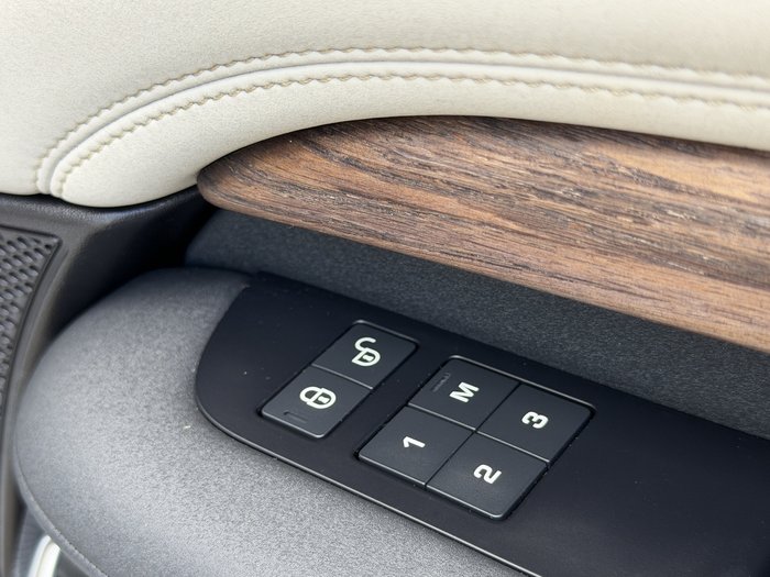 2017 Land Rover Discovery TD6 HSE