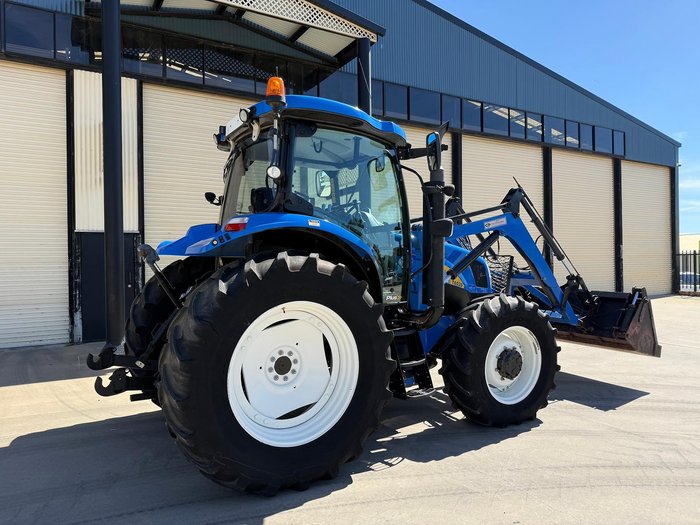 0 New Holland T6020