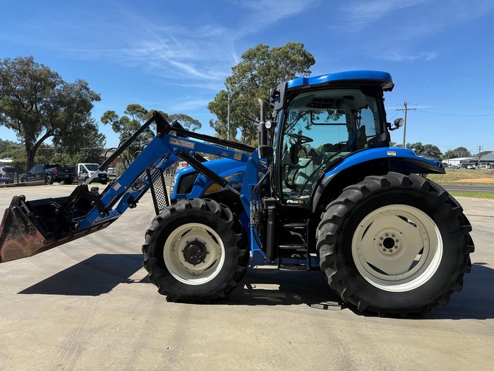New Holland T6020
