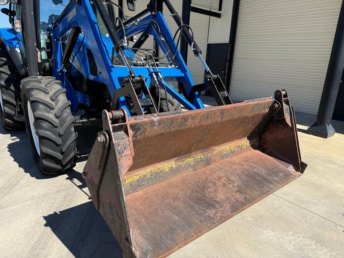 New Holland T6020
