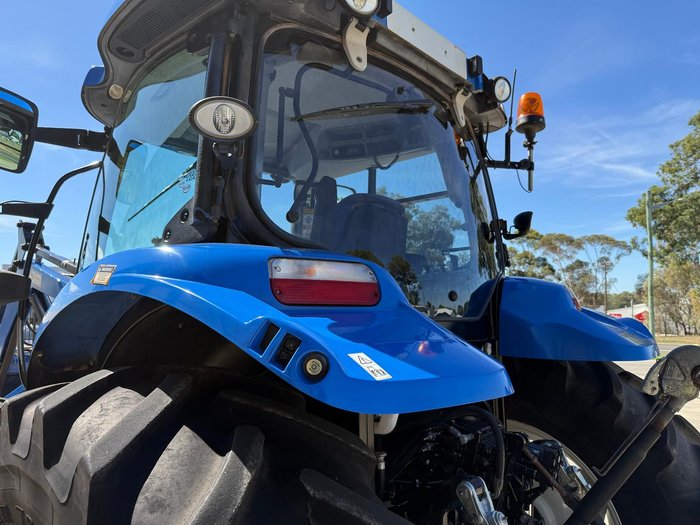 New Holland T6020