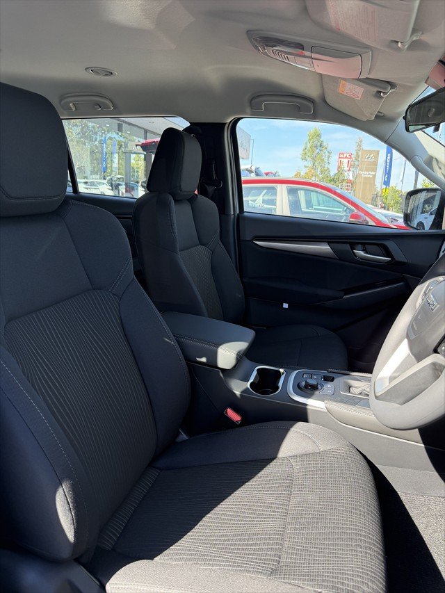 2025 Isuzu MU-X LS-M