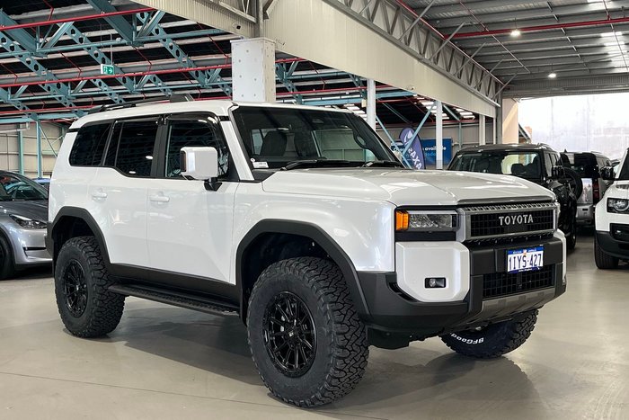 2025 Toyota Landcruiser Prado