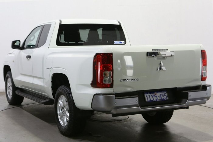 2025 Mitsubishi Triton GLX+