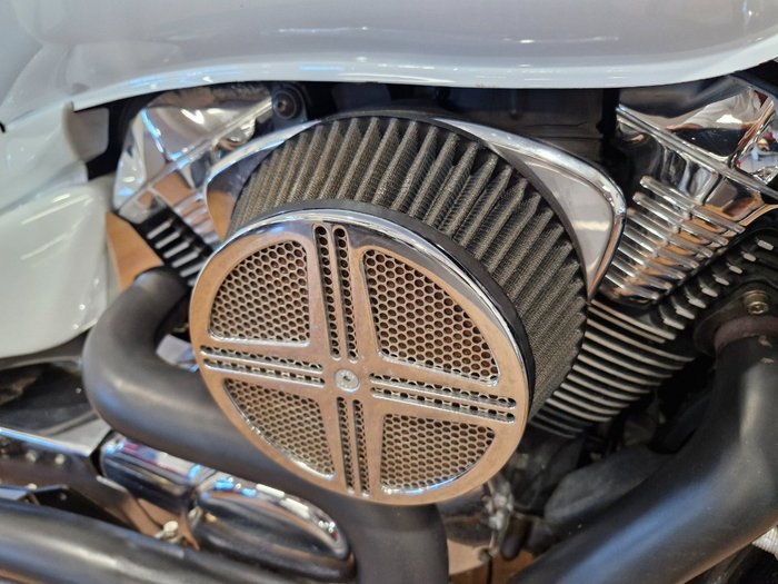 2009 Suzuki VZR 1800 BOULEVARD (M109R) LE White