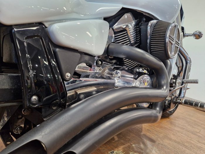 2009 Suzuki VZR 1800 BOULEVARD (M109R) LE White