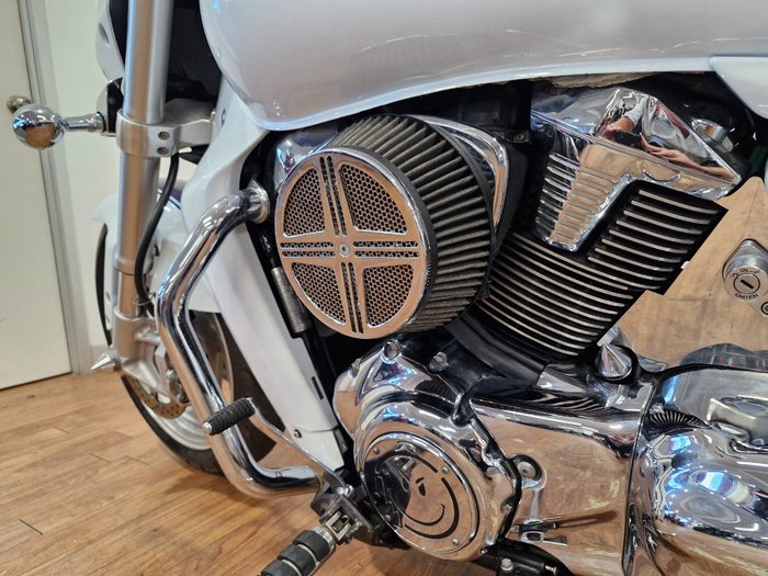 2009 Suzuki VZR 1800 BOULEVARD (M109R) LE White