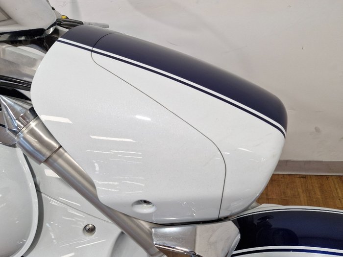 2009 Suzuki VZR 1800 BOULEVARD (M109R) LE White