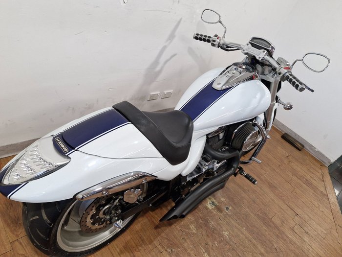 2009 Suzuki VZR 1800 BOULEVARD (M109R) LE White