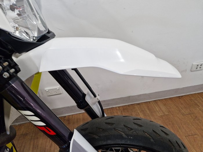 2018 Husqvarna 701 SUPERMOTO WHITE