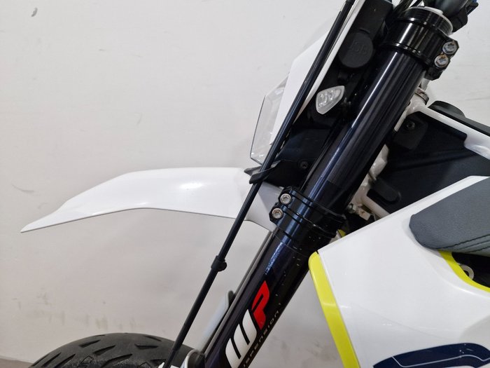 2018 Husqvarna 701 SUPERMOTO WHITE